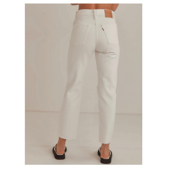 Levis Wedgie Straight White Distressed Denim High-Rise Cropped Jeans - Picture 2 of 6